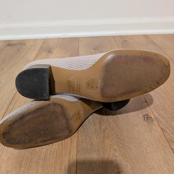 Everlane Ribbed Ankle Boots in Cream and Tan - Picture 5 of 6